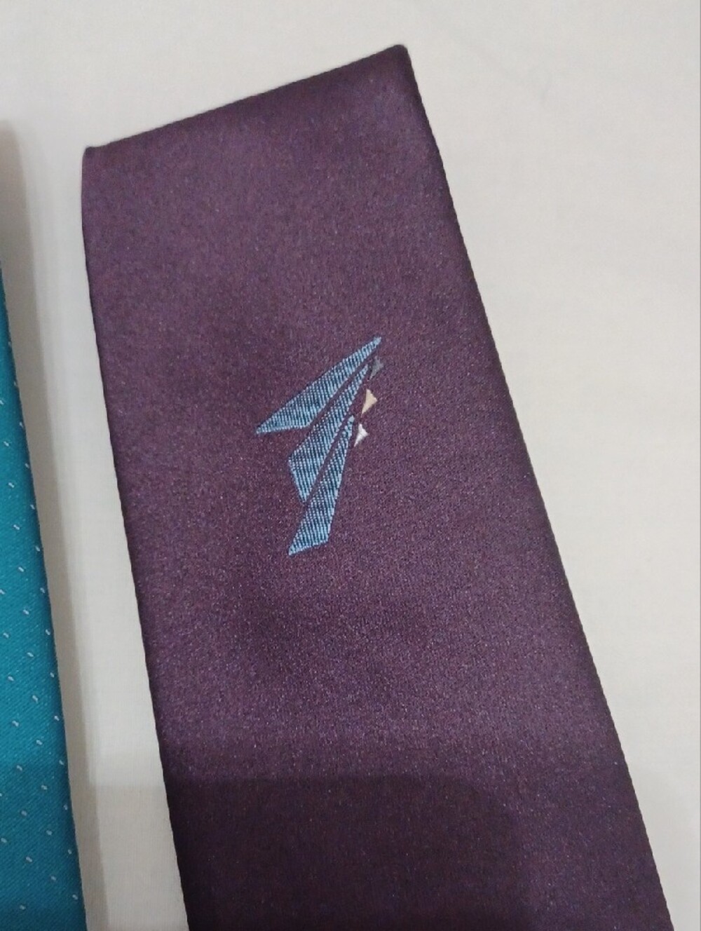 Classic Men's Solid Color Necktie - Red, Teal, Navy, Black, Purple - Picture 7 of 8